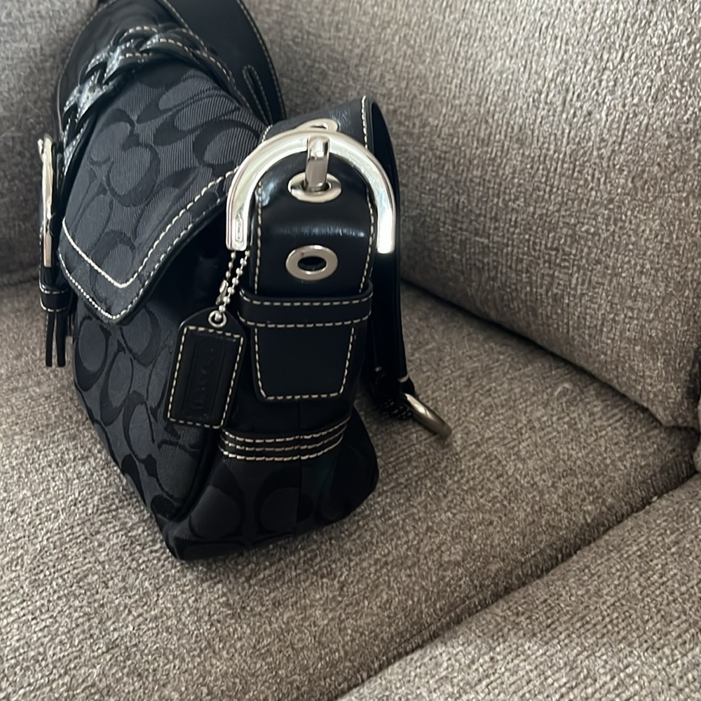 Trendy Shoulder Bag - Picture 2 of 6